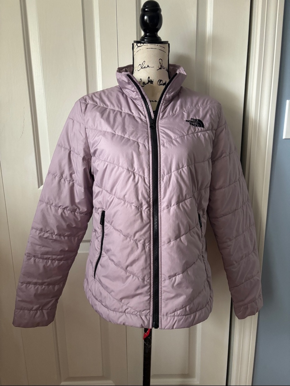 The North Face Quilted Fitted woman’s jacket sz Medium - Picture 3 of 9
